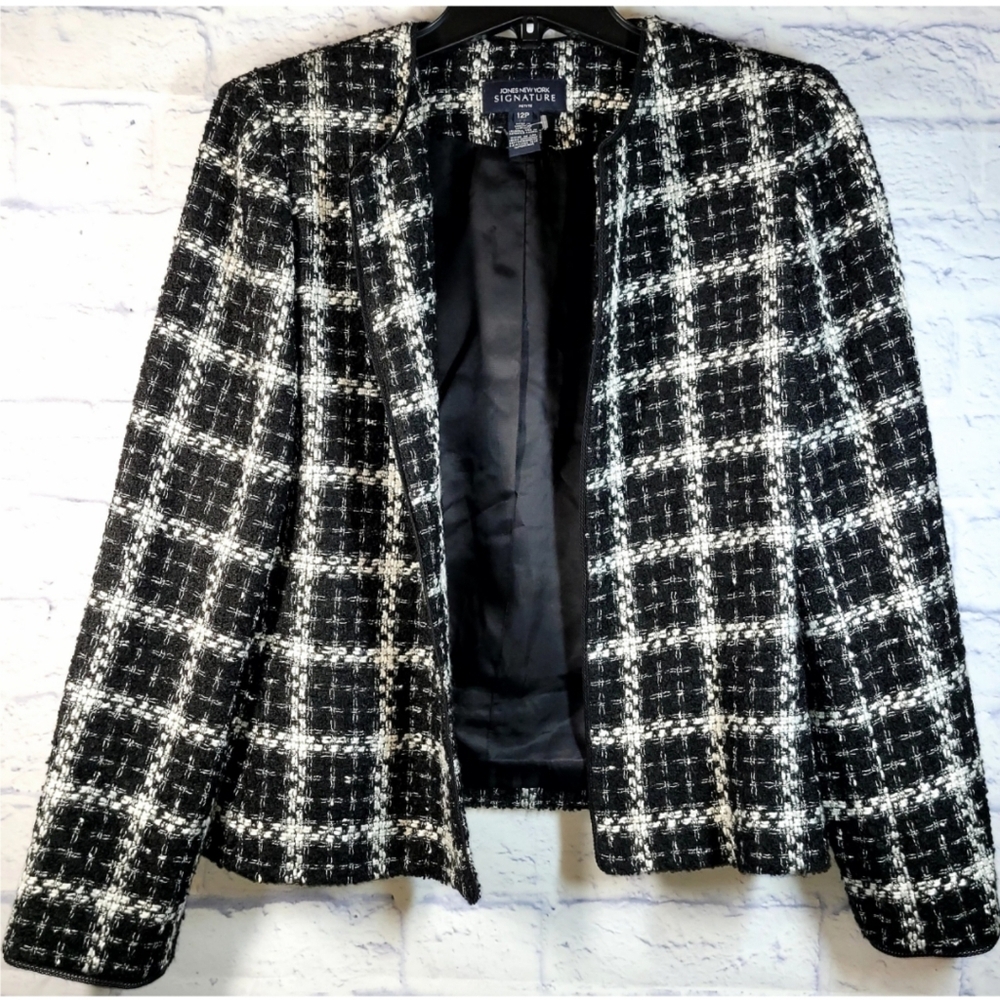 Women's Jones New York Signature Plaid Blazer Size 12P Black & White Academia